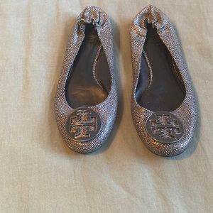 Tory Burch Gunmetal Gray Reva Flats 8 M